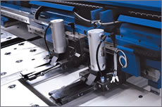 Avansul materialului si si prinderea